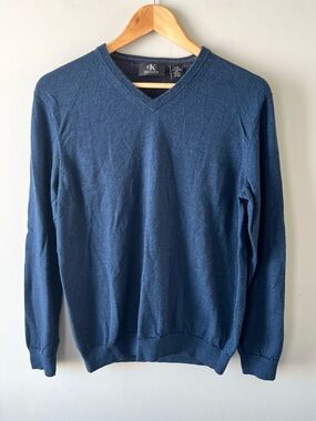 Calvin Klein 100% Merino Wool Men’s Blue V-Neck Sweater Size Large Quiet Luxury